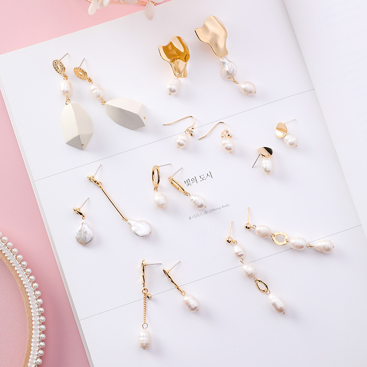 Stylish Vintage Geometric Metal Pearl Asymmetric Earrings - Personalized Design - Image 8