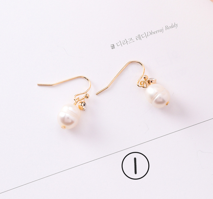 Stylish Vintage Geometric Metal Pearl Asymmetric Earrings - Personalized Design - Image 10