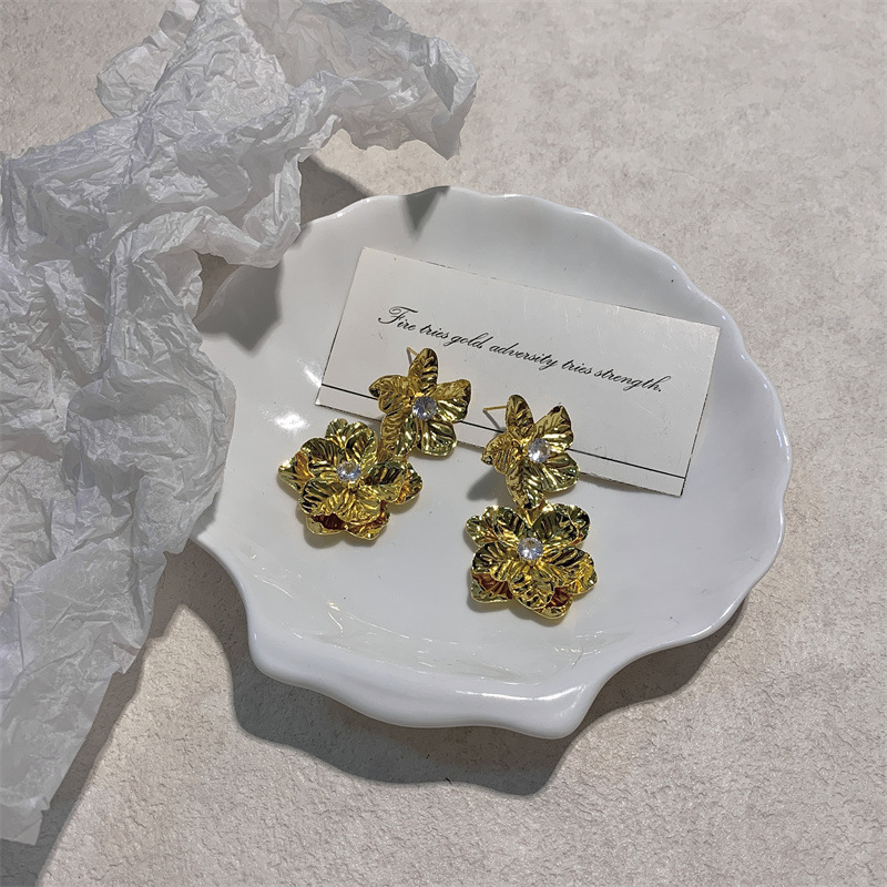 Vintage-Inspired Flower Pearl Stud Earrings | Unique Design for Every Occasion - Image 8