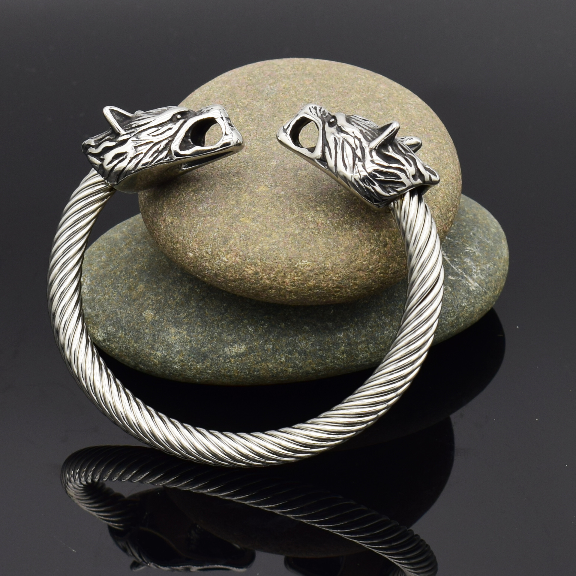Asgard Handcrafted Large Grey Wolf Head Torc Bracelet in Stainless Steel - Image 5