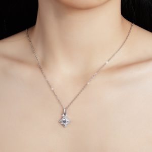 Stylish Moissanite Necklace for Women - Unique Fashion Statement