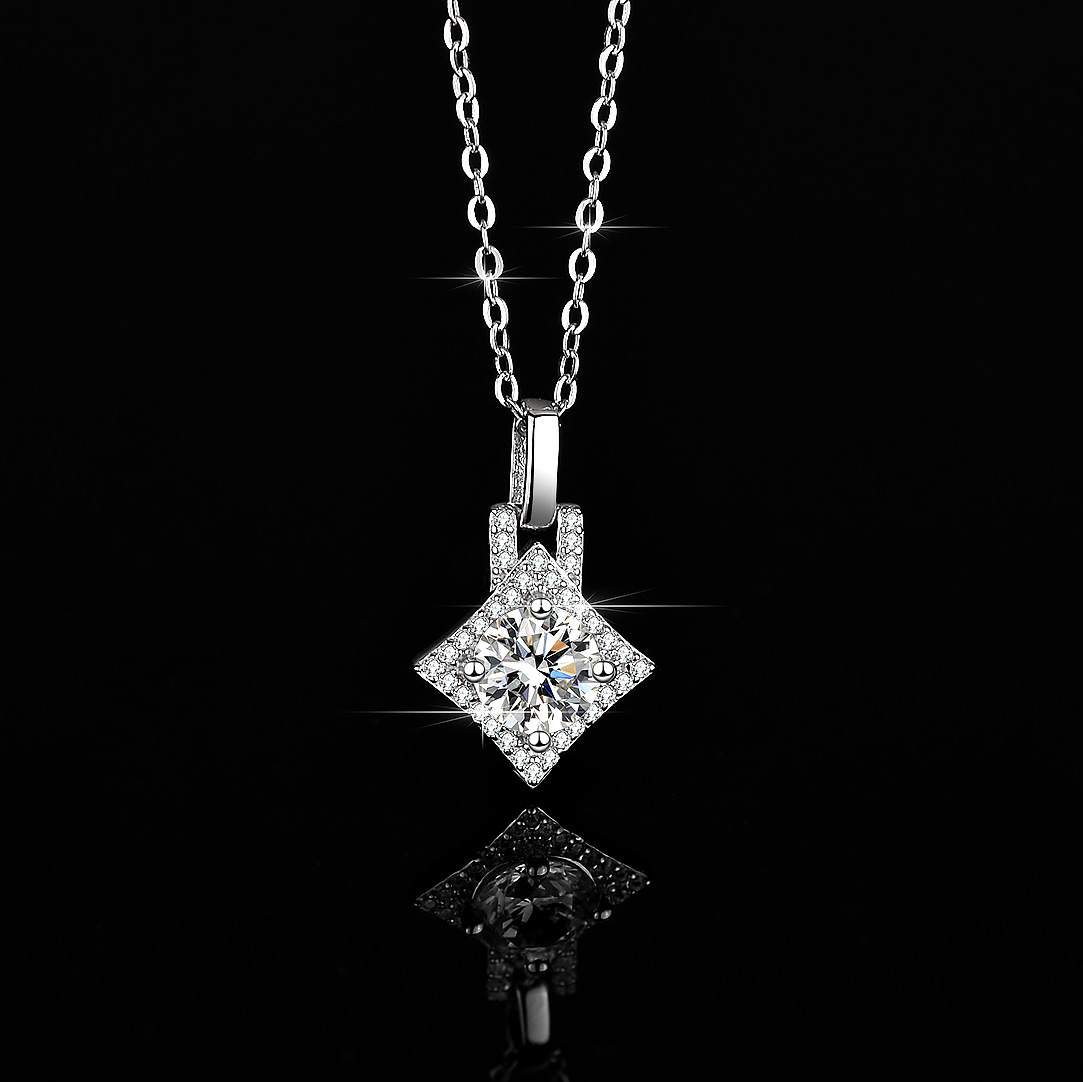 Stylish Moissanite Necklace for Women - Unique Fashion Statement - Image 2