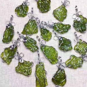 Stunning Meteorite Inlaid Pendant - Unique Jewelry for Cosmic Enthusiasts