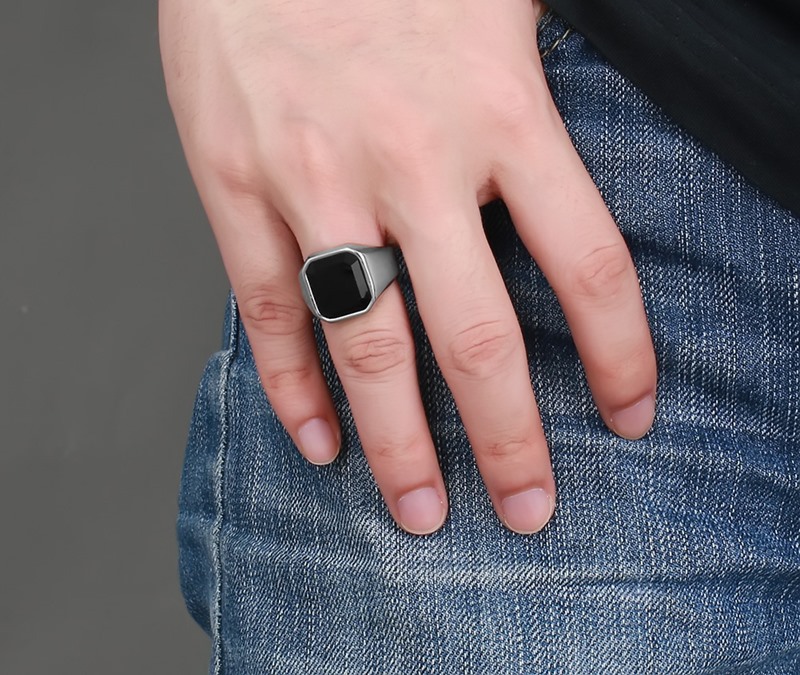 Men's Black Agate Ring in Stainless Steel - Stylish & Durable Accessory - Image 3