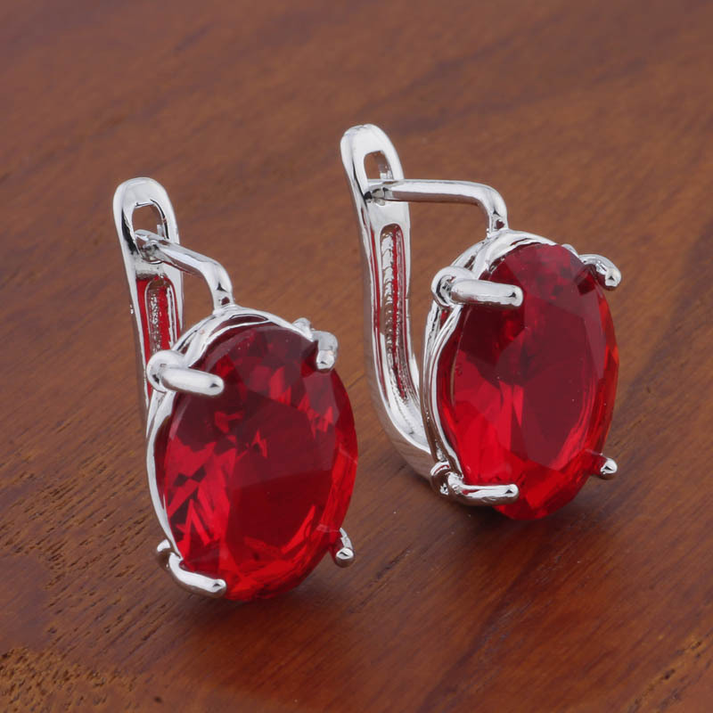 Charming Retro 1014 Oval European & American Ear Clip for a Romantic Look - Image 15