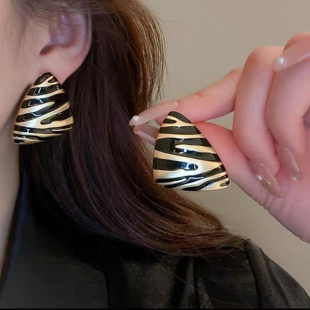 Stylish Retro Zebra Triangle Silver Stud Earrings for Trendy Fashion