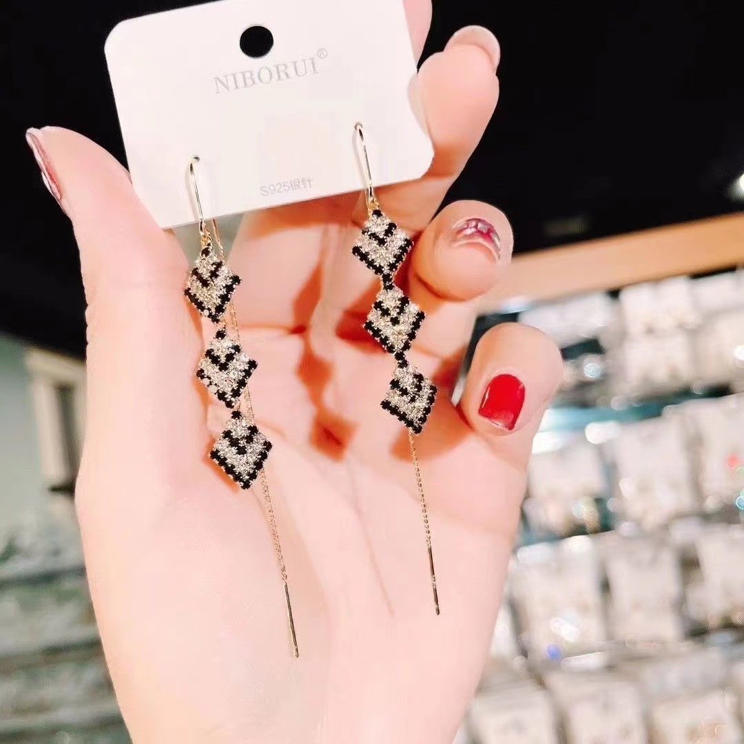 Stylish Design Sense Black Rhombus Long Fringed Earring Thread for a Chic Look - Image 9