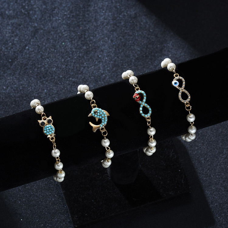 Adjustable Multi-Style Hollow Rhinestone Pearl Bracelet for Every Occasion - Image 14
