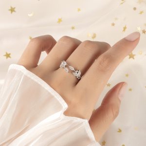 Elegant Design Leaf Zircon Ring for Women - Stunning Jewelry Piece