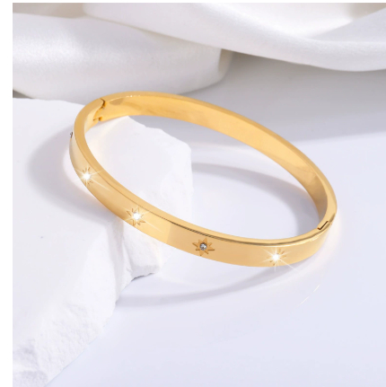 Trendy Men's and Women's Hollow Pentagram Bracelet in Titanium Steel - Image 7