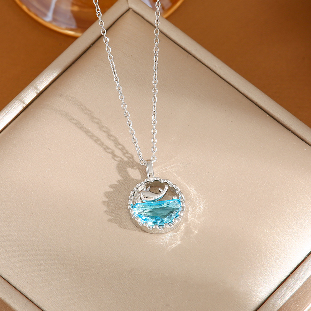 Elegant Whale Necklace for Women - Fishtail Clavicle Chain Design - Image 4